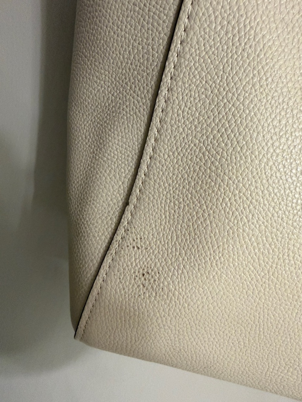 Coach Cream Pebbled Leather Tote with Gold Chain Straps - Picture 3 of 8